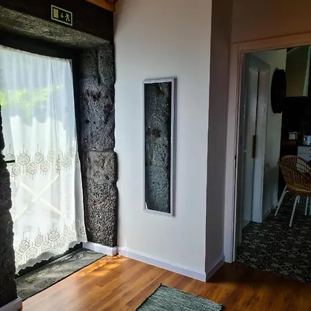 Quinta Do Caminho Da Igreja - Casas De Campo 2 Séjour à la ferme *