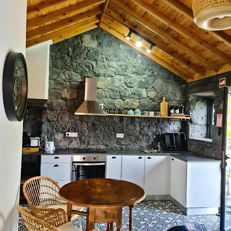 Quinta Do Caminho Da Igreja - Casas De Campo 2 Farm stay
